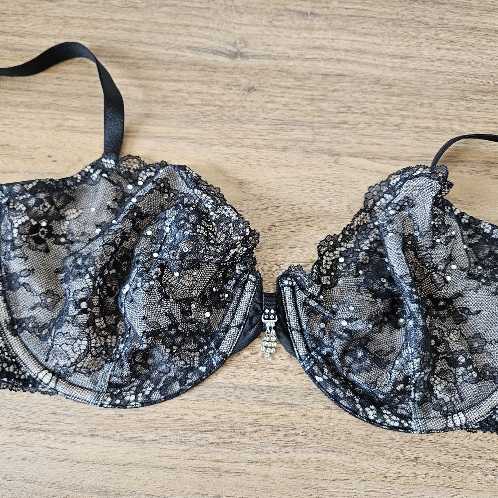 Victoria's secret Arabian black lace with rhinestones underwire balconette 36d